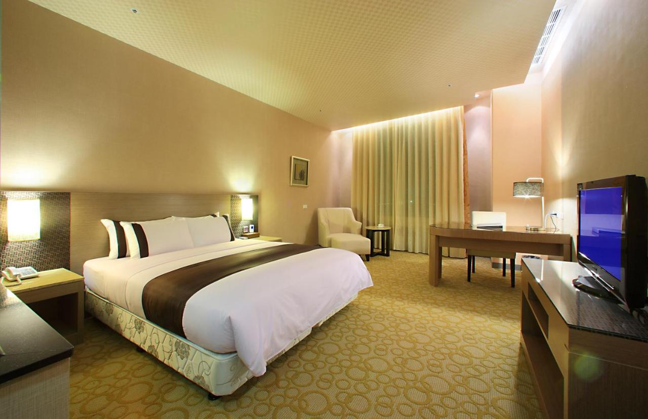 Shinkansen Grand Hotel Taichung Exterior foto