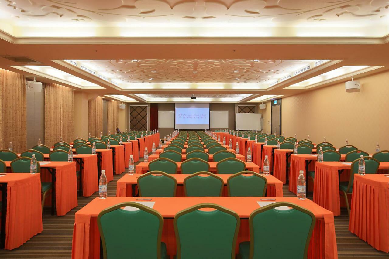 Shinkansen Grand Hotel Taichung Exterior foto